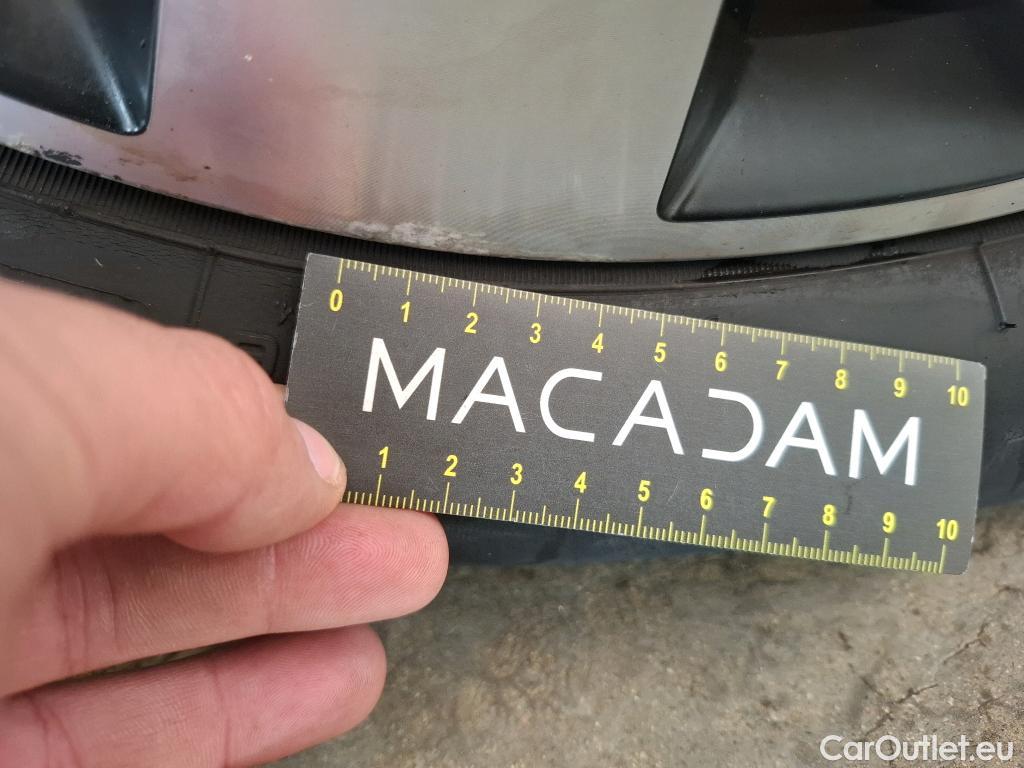  Renault  Captur RENAULT  5p Crossover Business ENERGY dCi 90 #23