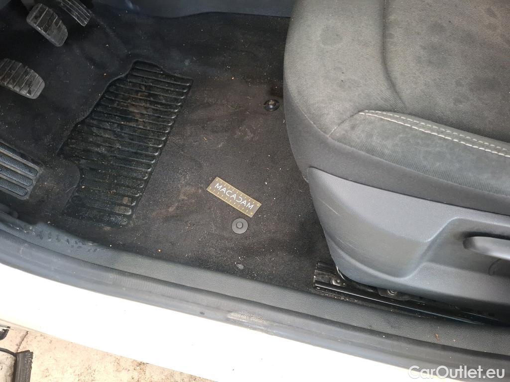  Renault  Captur RENAULT  5p Crossover Business ENERGY dCi 90 #25