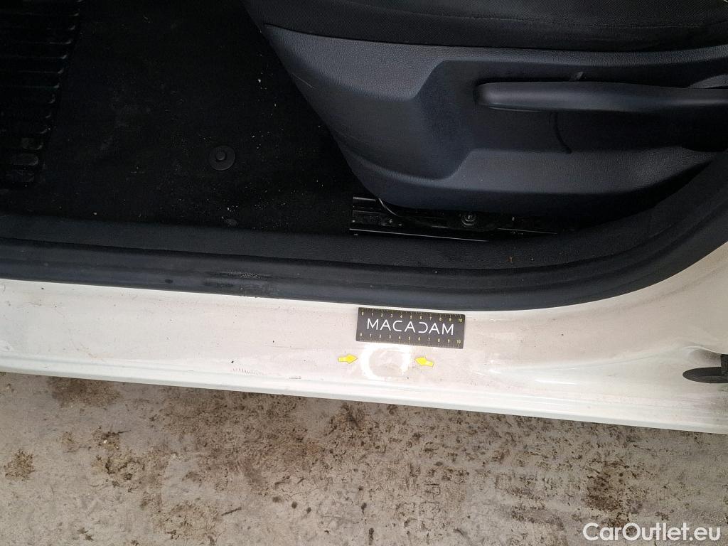  Renault  Captur RENAULT  5p Crossover Business ENERGY dCi 90 #14