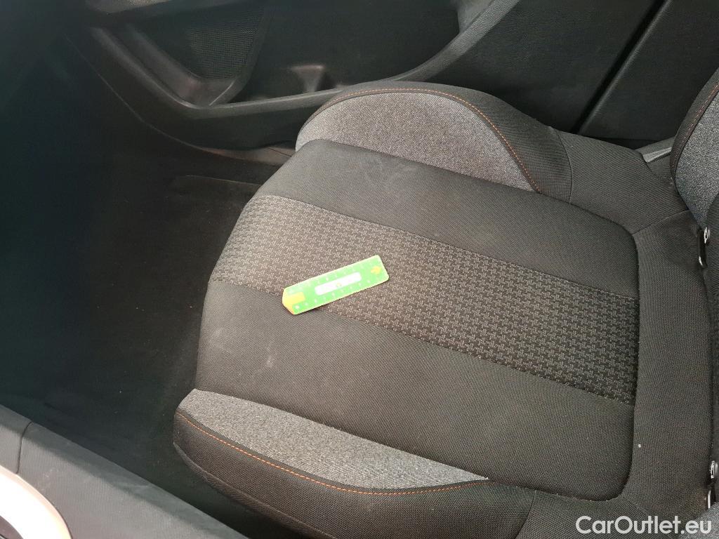  Peugeot  3008  Active Pack 1.5 HDi 130CV BVA8 E6d #17