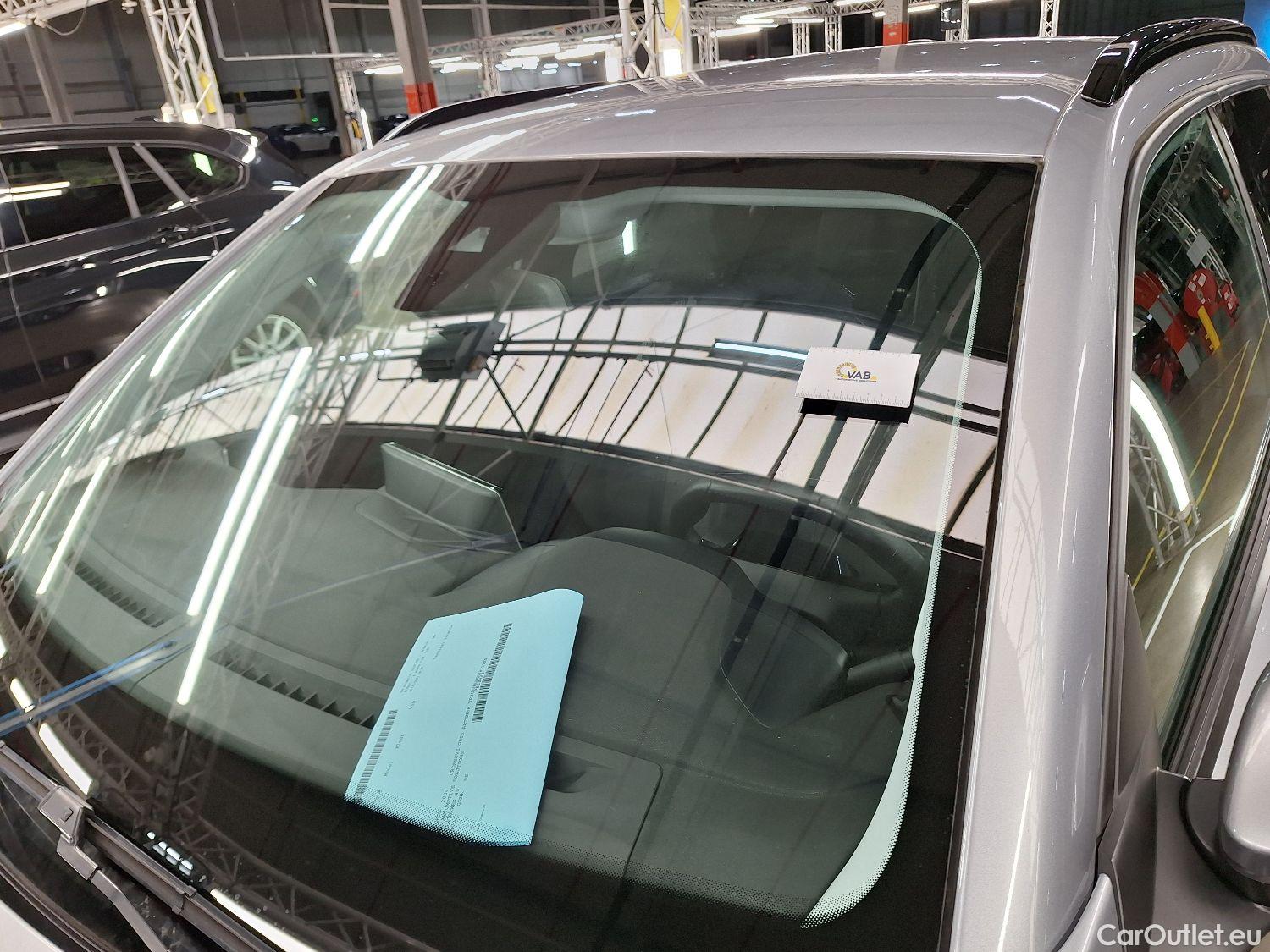  Peugeot  2008 Peugeot,  '19, Peugeot  1.2 Puretech 96kW S&S Allure 5d #42