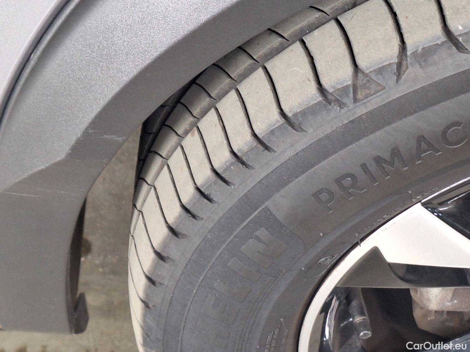  Peugeot  2008 Peugeot,  '19, Peugeot  1.2 Puretech 96kW S&S Allure 5d #53