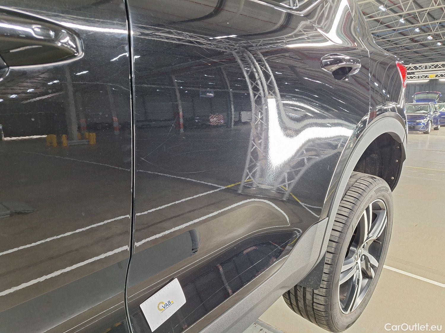  Volvo  XC 40 Volvo, XC40 '17, Volvo XC40 T5 Twin Engine R-Design 5d #28