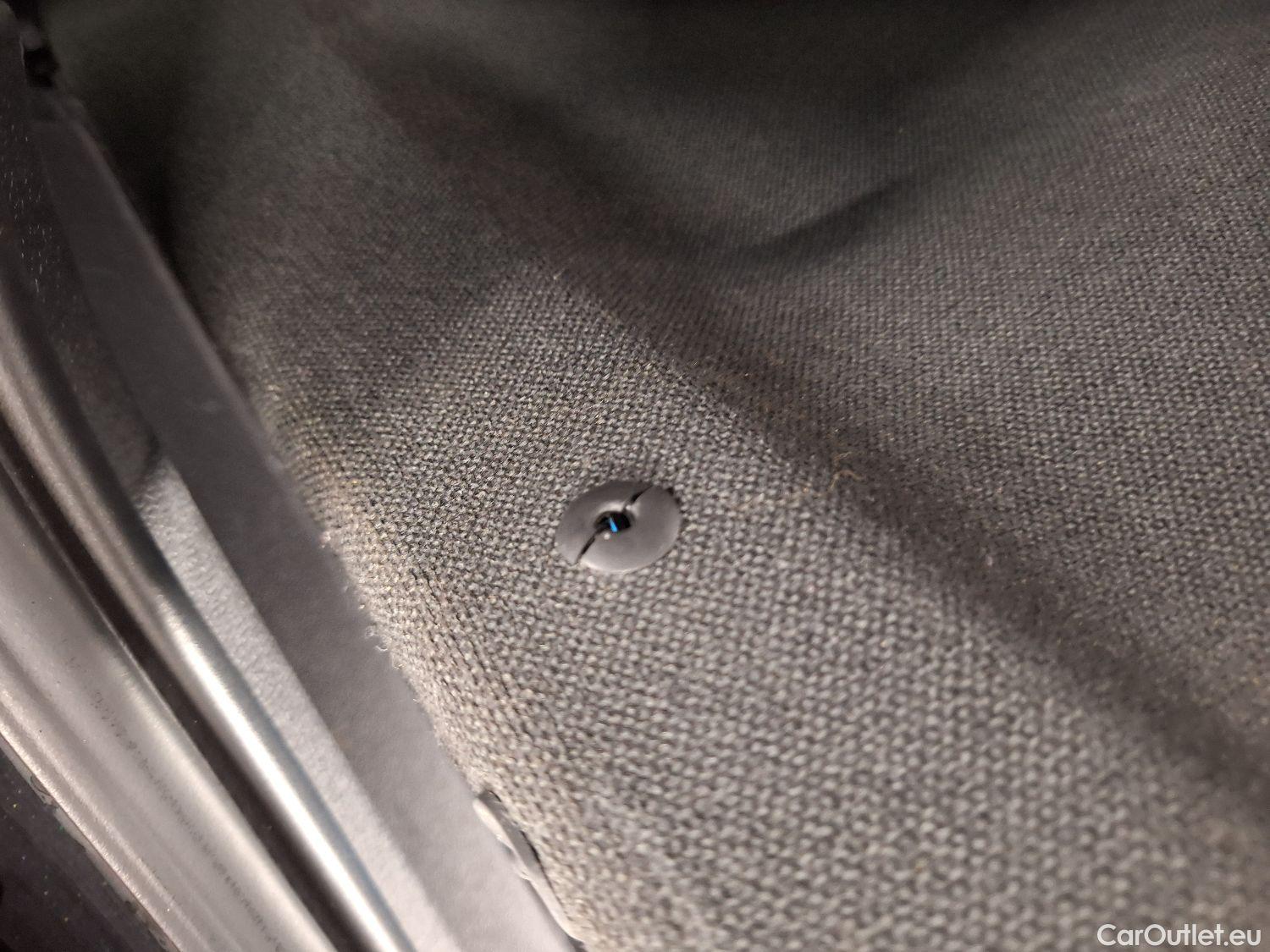  Volvo  XC 40 Volvo, XC40 '17, Volvo XC40 T5 Twin Engine R-Design 5d #40