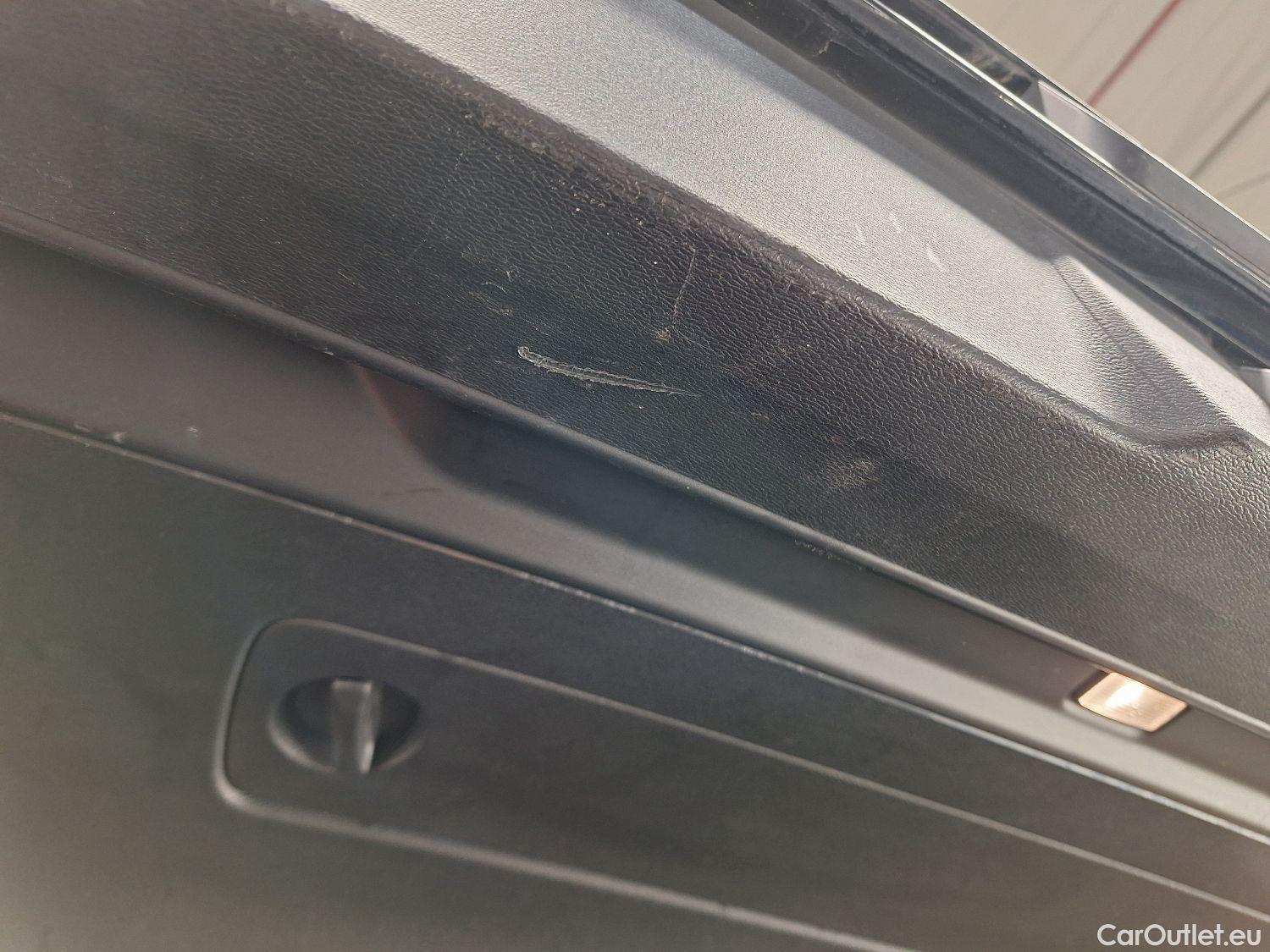  Volvo  XC 40 Volvo, XC40 '17, Volvo XC40 T5 Twin Engine R-Design 5d #44