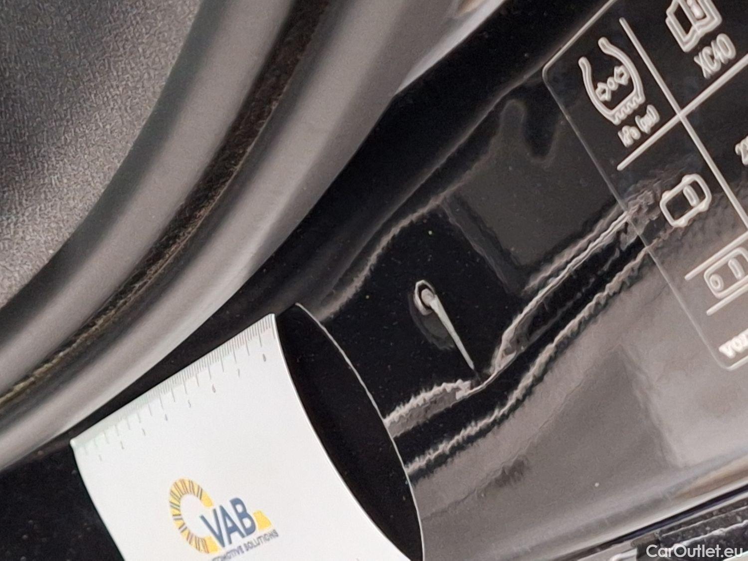  Volvo  XC 40 Volvo, XC40 '17, Volvo XC40 T5 Twin Engine R-Design 5d #51