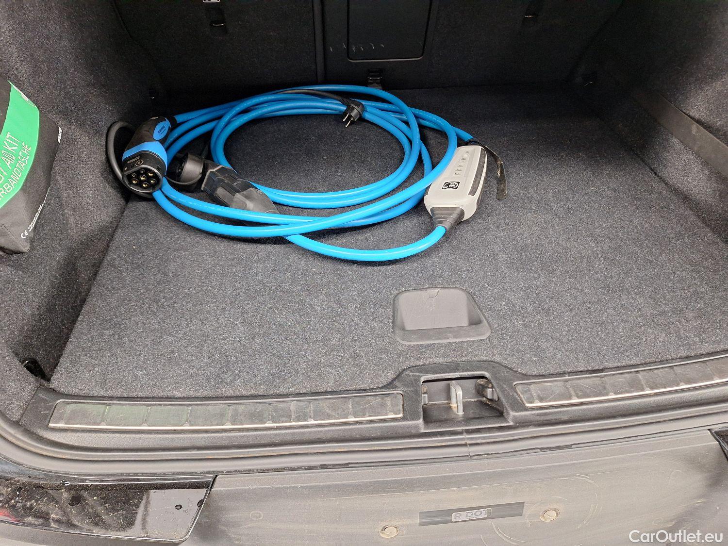  Volvo  XC 40 Volvo, XC40 '17, Volvo XC40 T5 Twin Engine R-Design 5d #41