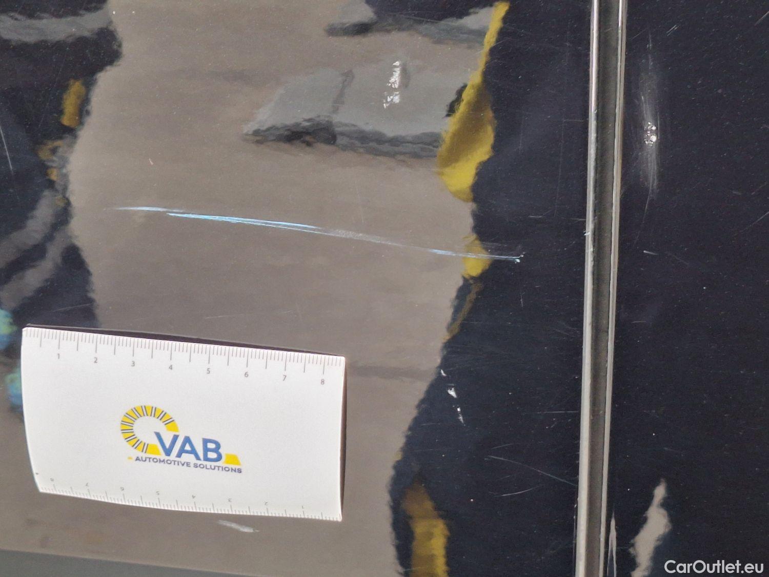  Volvo  XC 40 Volvo, XC40 '17 PHEV, Volvo XC40 T4 Recharge Geartronic R-Design 5d #8