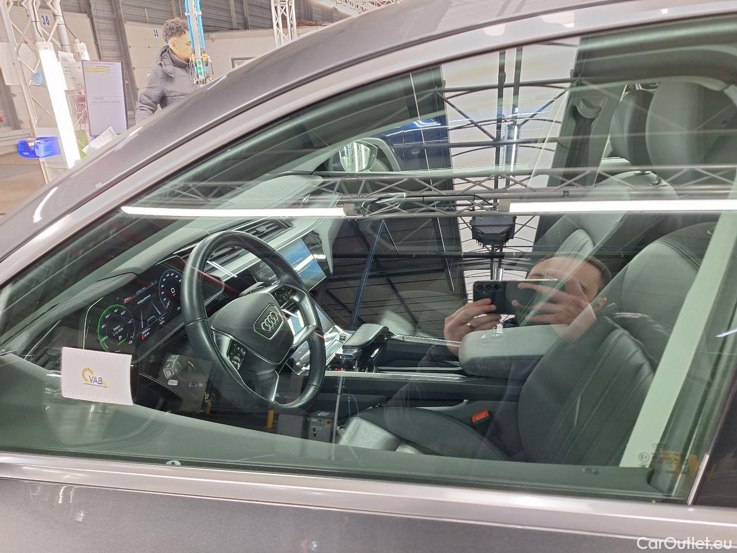  Audi  E-TRON Audi,  SB '19 BEV, Audi  Sportback 50 Quattro S-Line 5d #28