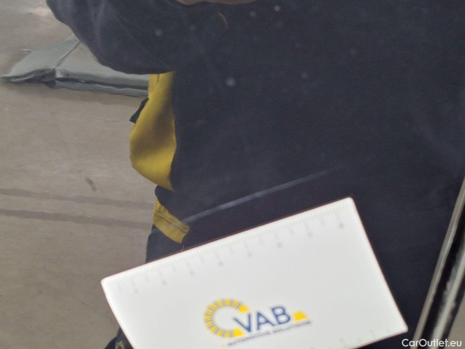  Volvo  XC 40 Volvo, XC40 '17 PHEV, Volvo XC40 T4 Recharge Geartronic R-Design 5d #19