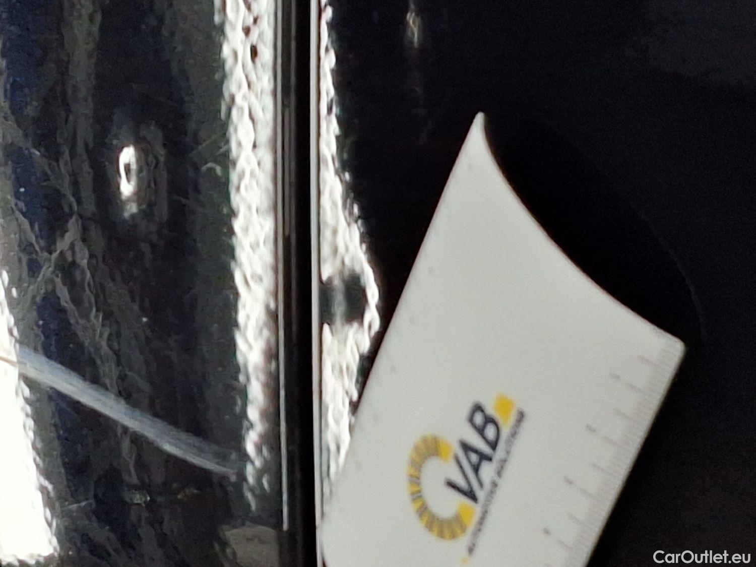  Volvo  XC 40 Volvo, XC40 '17 PHEV, Volvo XC40 T4 Recharge Geartronic R-Design 5d #4