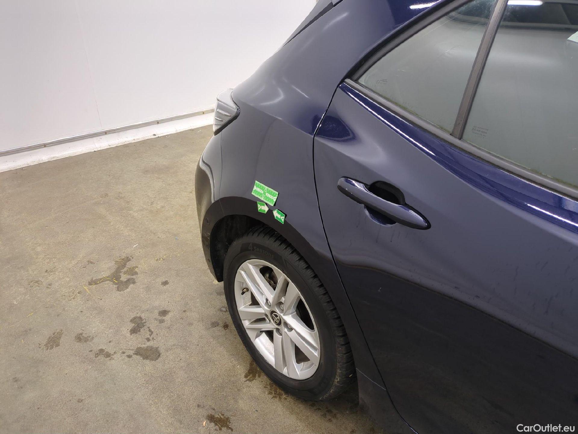  Toyota  Corolla TOYOTA  / 2018 / 5P / Berline Hybride 122h Dynamic Business Beyond Zer #18