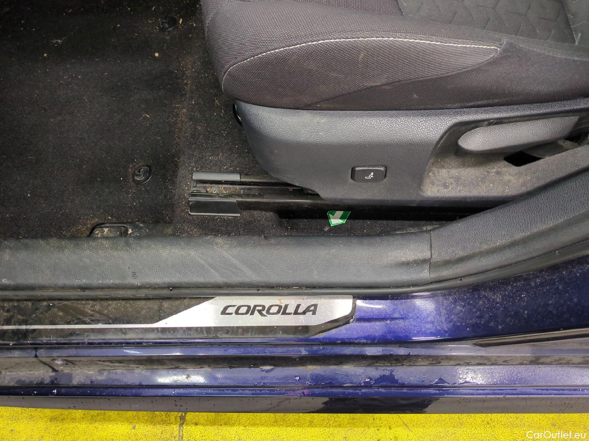  Toyota  Corolla TOYOTA  / 2018 / 5P / Berline Hybride 122h Dynamic Business Beyond Zer #1