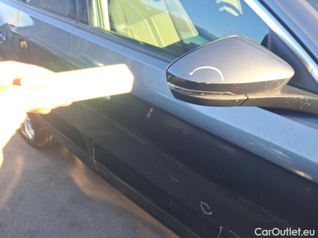  Volkswagen  T-ROC VOLKSWAGEN  / 2017 / 5P / todoterreno Advance 2.0 TDI 110kW (150CV) DSG (AC2) #22