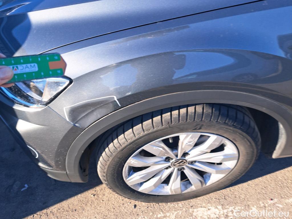  Volkswagen  T-ROC VOLKSWAGEN  / 2017 / 5P / todoterreno Advance 2.0 TDI 110kW (150CV) DSG (AC2) #3