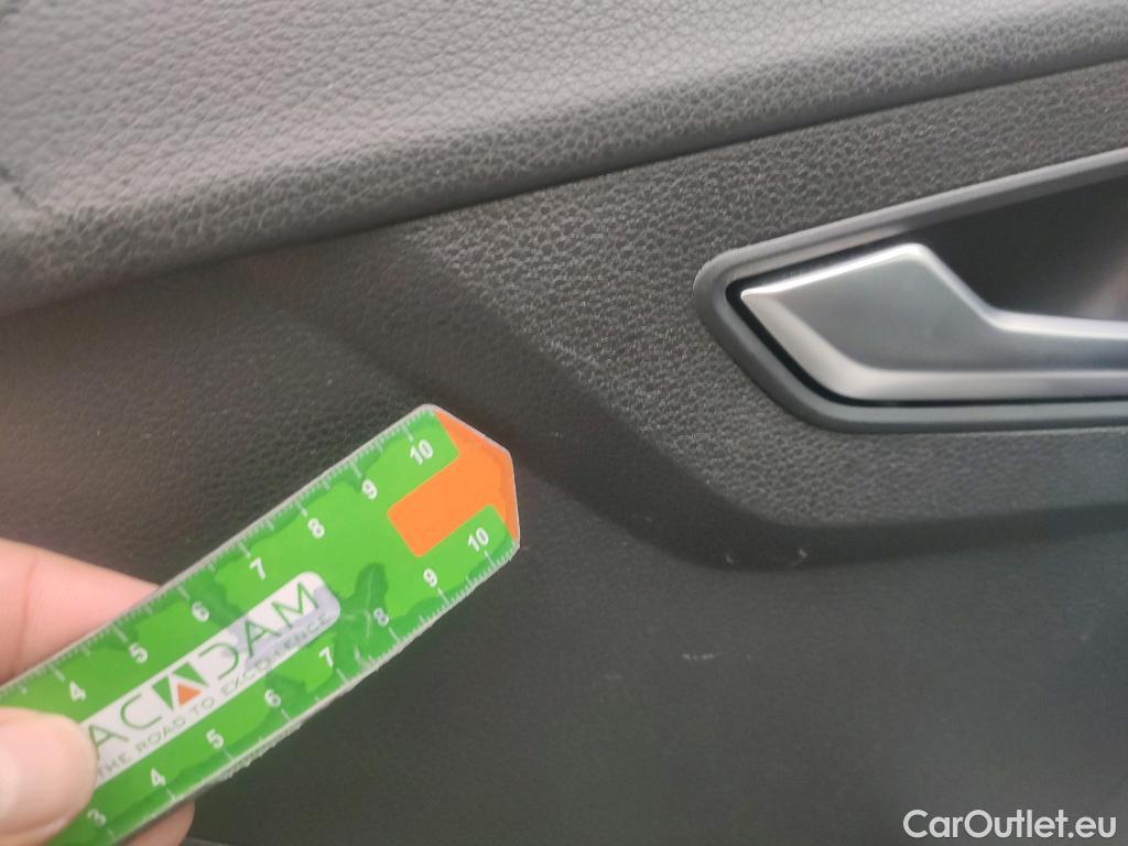  Audi  Q2 AUDI  / 2016 / 5P / todoterreno Design 30 TFSI 85kW (116CV) #10