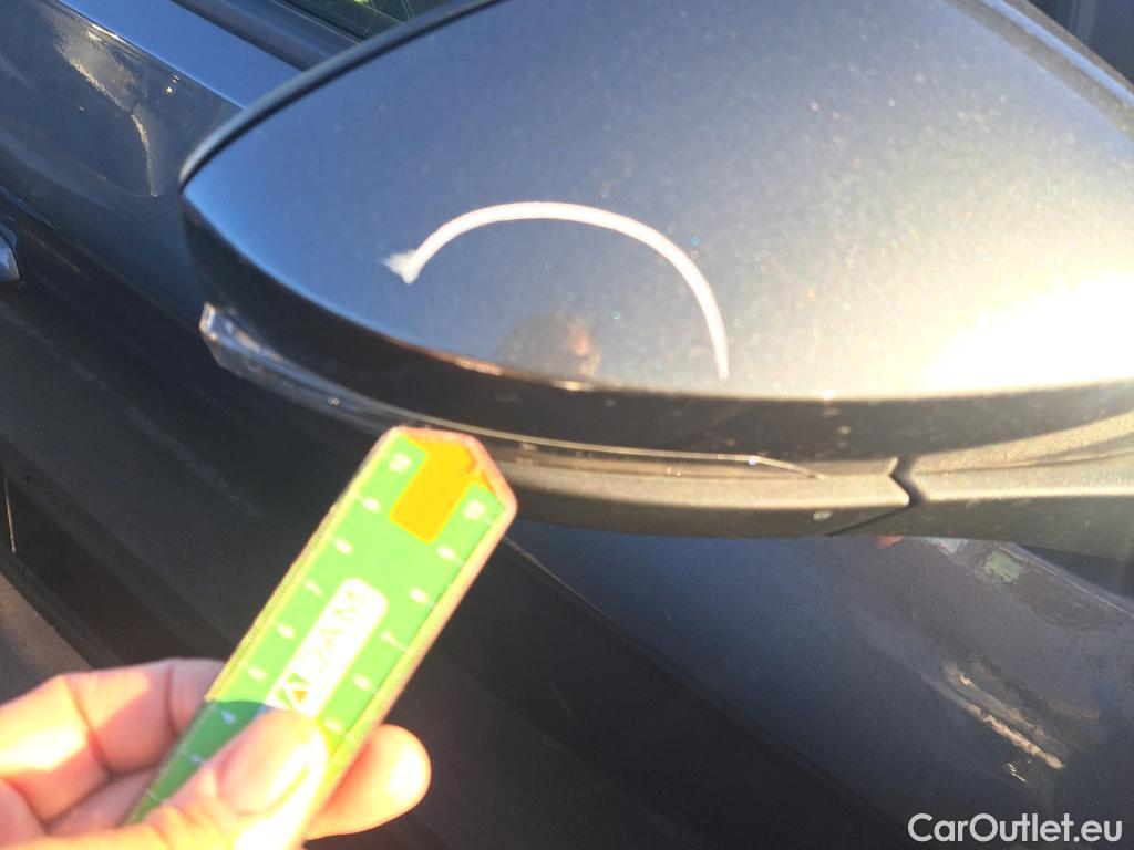  Volkswagen  T-ROC VOLKSWAGEN  / 2017 / 5P / todoterreno Advance 2.0 TDI 110kW (150CV) DSG (AC2) #23