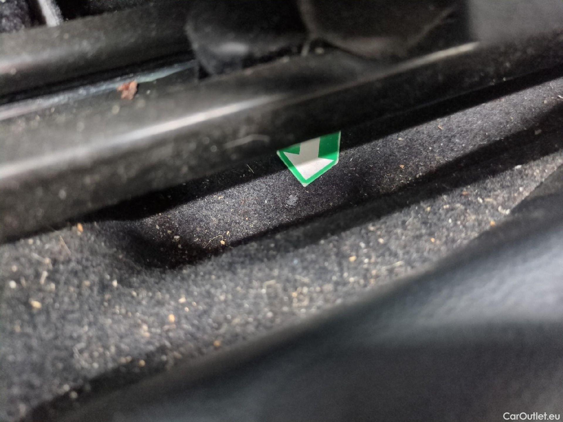  Toyota  Corolla TOYOTA  / 2018 / 5P / Berline Hybride 122h Dynamic Business Beyond Zer #2