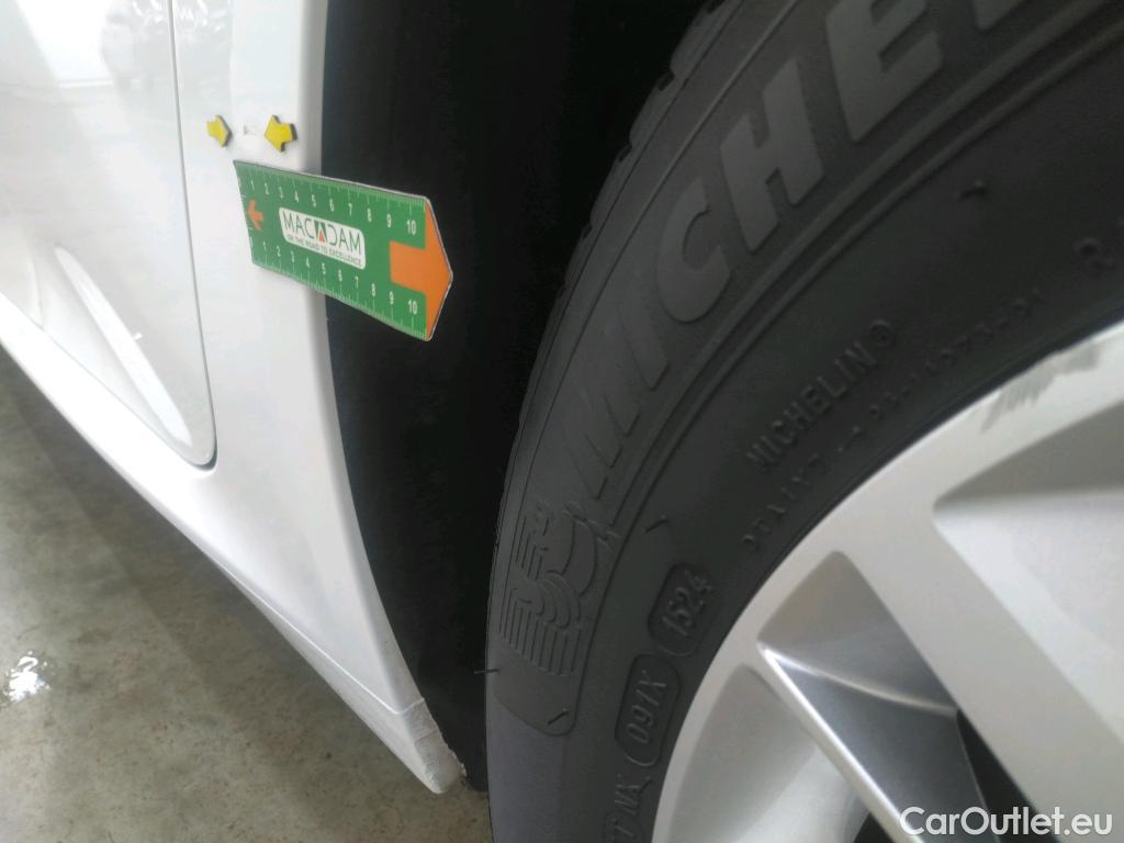  Peugeot  208  Premium 1.5 HDi 100CV BVM6 E6d #12