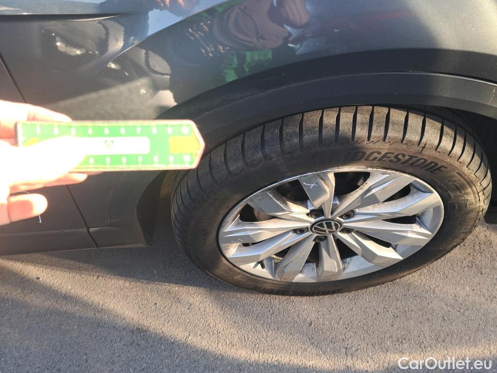  Volkswagen  T-ROC VOLKSWAGEN  / 2017 / 5P / todoterreno Advance 2.0 TDI 110kW (150CV) DSG (AC2) #11