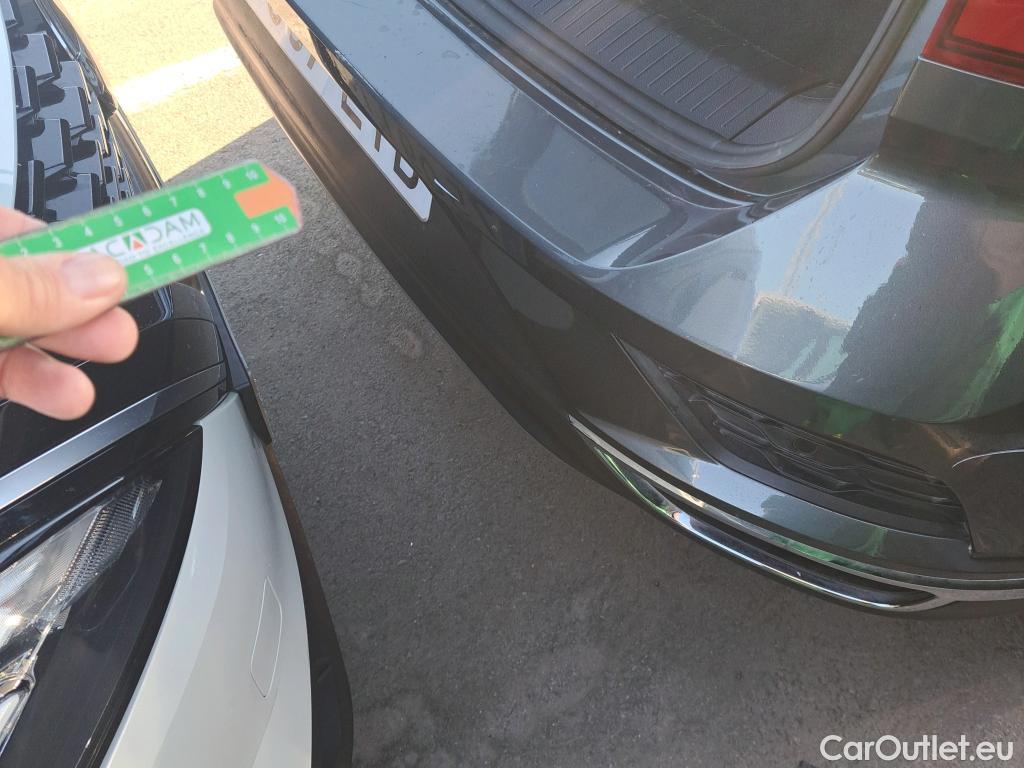  Volkswagen  T-ROC VOLKSWAGEN  / 2017 / 5P / todoterreno Advance 2.0 TDI 110kW (150CV) DSG (AC2) #19