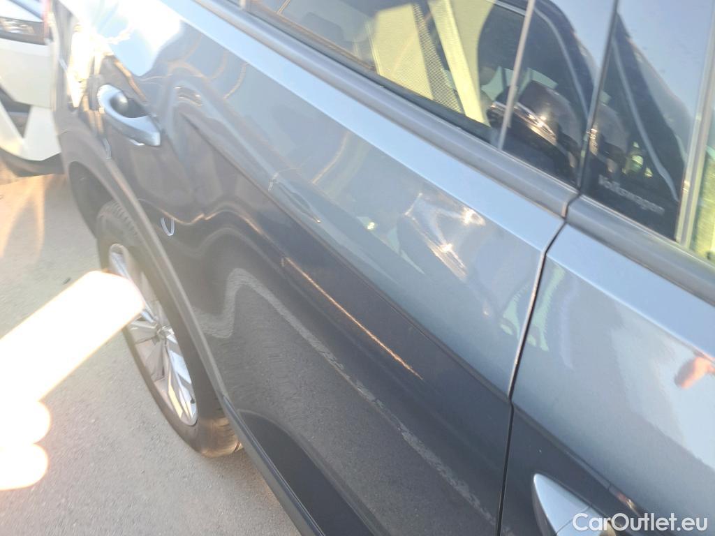  Volkswagen  T-ROC VOLKSWAGEN  / 2017 / 5P / todoterreno Advance 2.0 TDI 110kW (150CV) DSG (AC2) #24