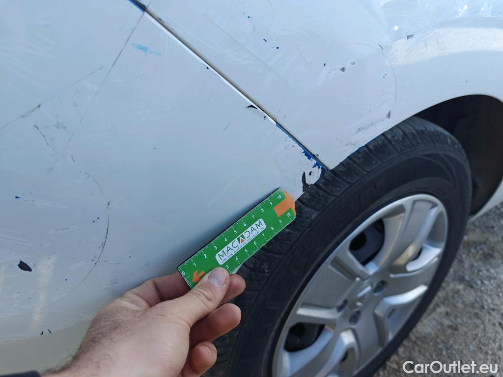  Dacia  Lodgy DACIA  / 2012 / 5P / monovolumen compacto Comfort Blue dCi 70kW (95CV) 7Pl - 18 #47