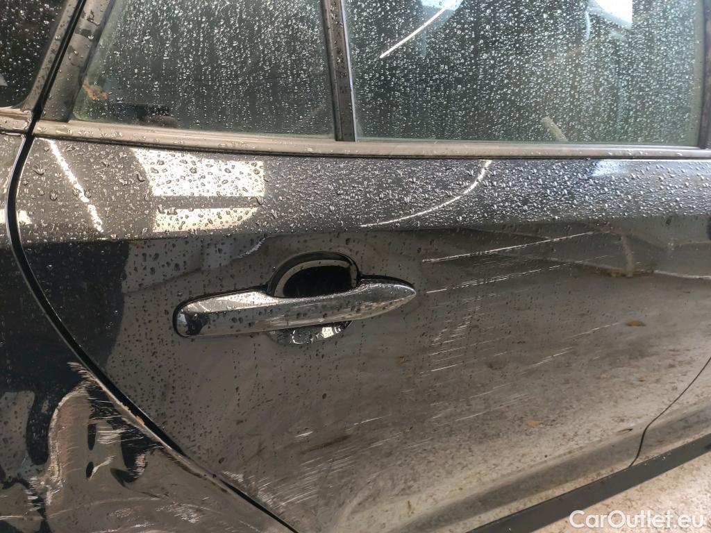  Toyota  Corolla TOYOTA  / 2019 / 5P / familiar 1.8 125H BUSINESS E-CVT TOURING SPORT #14