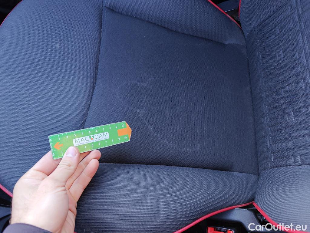  Fiat  500 FIAT  / 2015 / 3P / berlina con portón Red 1.0 Hybrid 51KW (70 CV)(SP)(SL) (AC4) #11