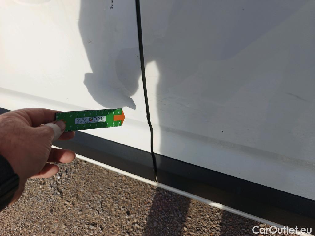  Opel  Combo OPEL  / 2018 / 3P / furgón derivado de turismo 1.6 TD S/S 74kW (100CV) Express L H1 650 #38