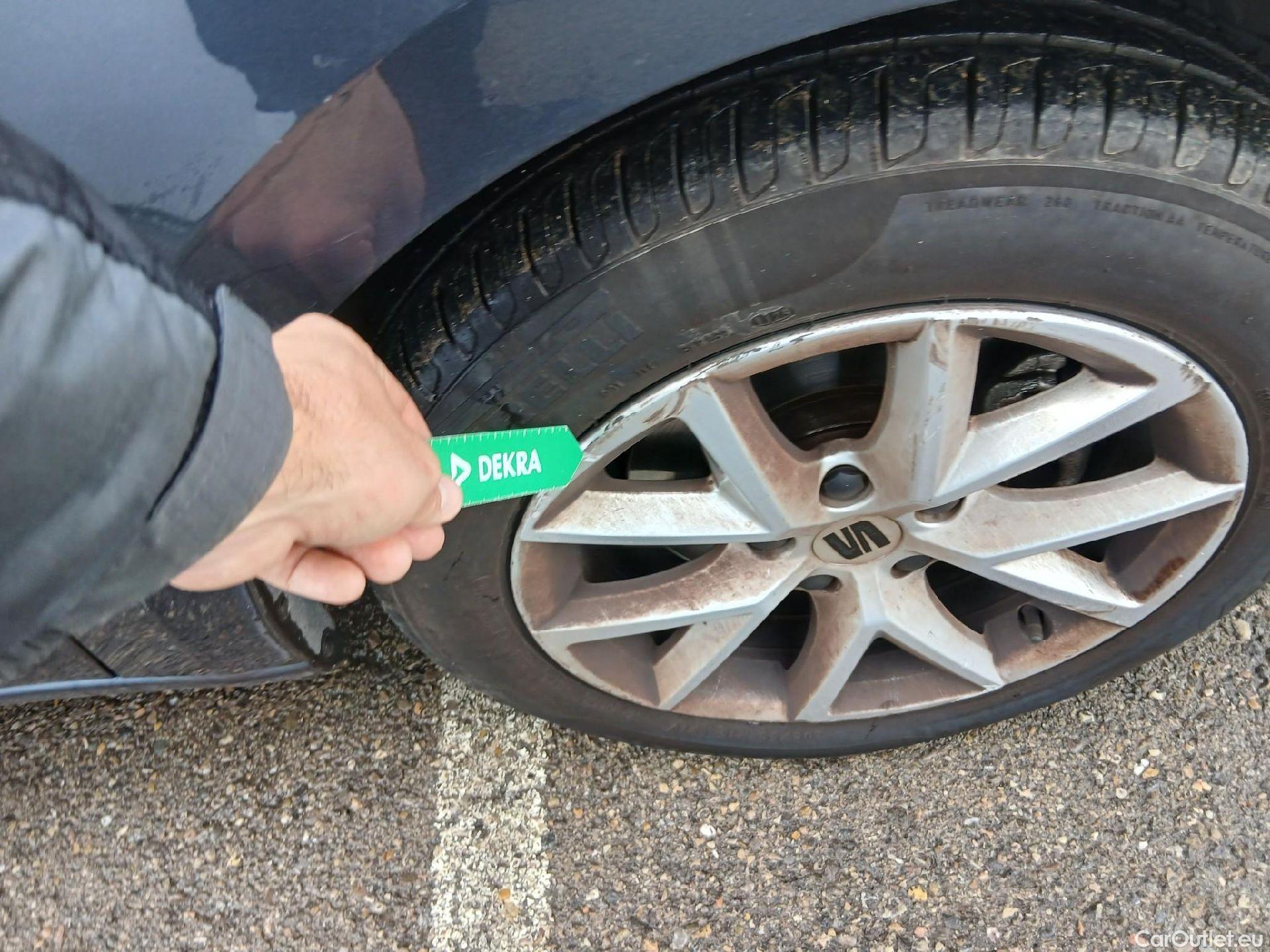  Land Rover  Discovery SEAT Nuevo León / 2020 / 5P / berlina con portón 2.0 TDI 85kW S&S Style Go(SP) #25