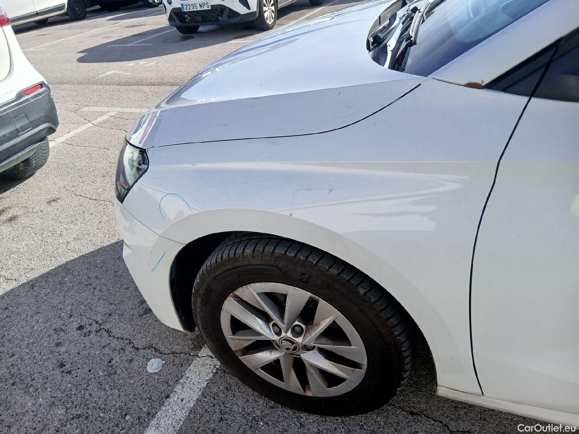  Skoda  Fabia SKODA  / 2021 / 5P / berlina con portón 1.0 TSI 70kW (95CV) Ambition (AC2) #10