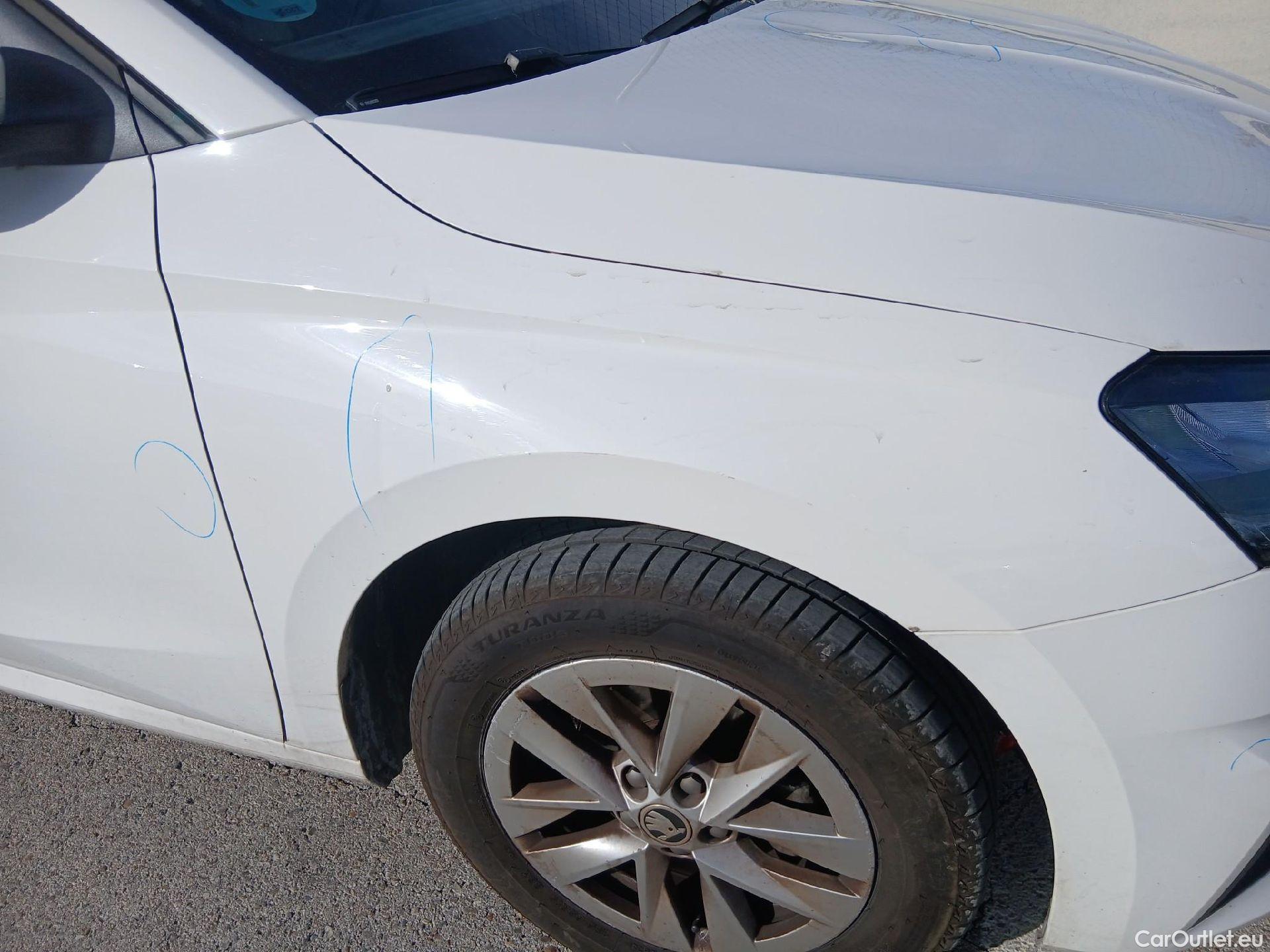  Skoda  Fabia SKODA  / 2021 / 5P / berlina con portón 1.0 TSI 70kW (95CV) Ambition (AC2) #25