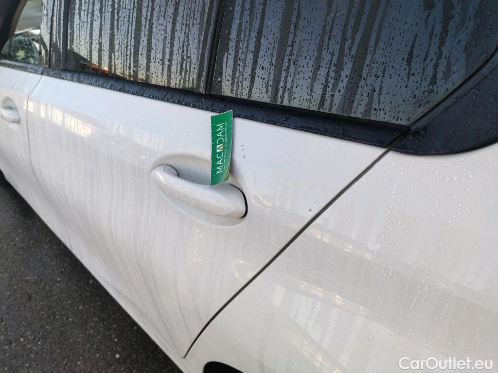  Bmw  Serie 3 BMW  / 2018 / 4P / sedán 320d Auto. #9