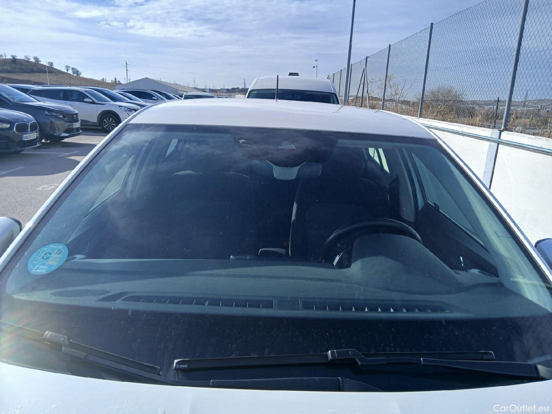  Skoda  Fabia SKODA  / 2021 / 5P / berlina con portón 1.0 TSI 70kW (95CV) Ambition (AC2) #2