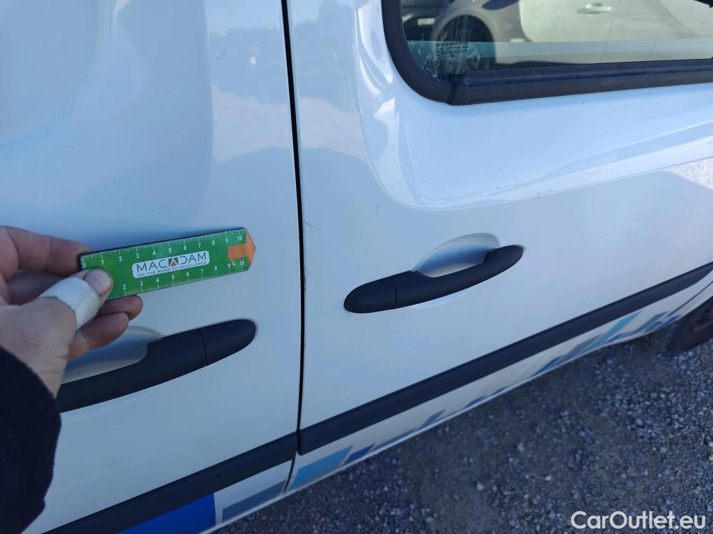  Renault  Kangoo RENAULT  Furgón/2013/3P/furgón derivado de turismo Profesional Blue dCi 70kW (95CV) #29