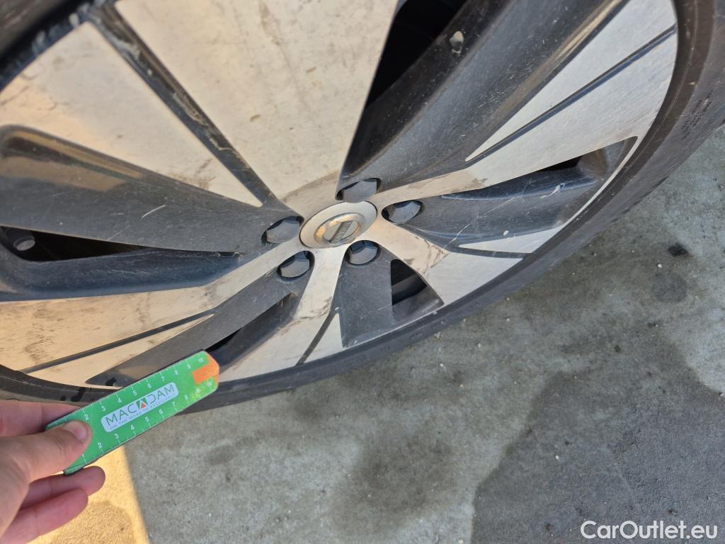  Volvo  XC 40 VOLVO XC40 / 2017 / 5P / todoterreno 1.5 T2 Momentum Pro Auto #6