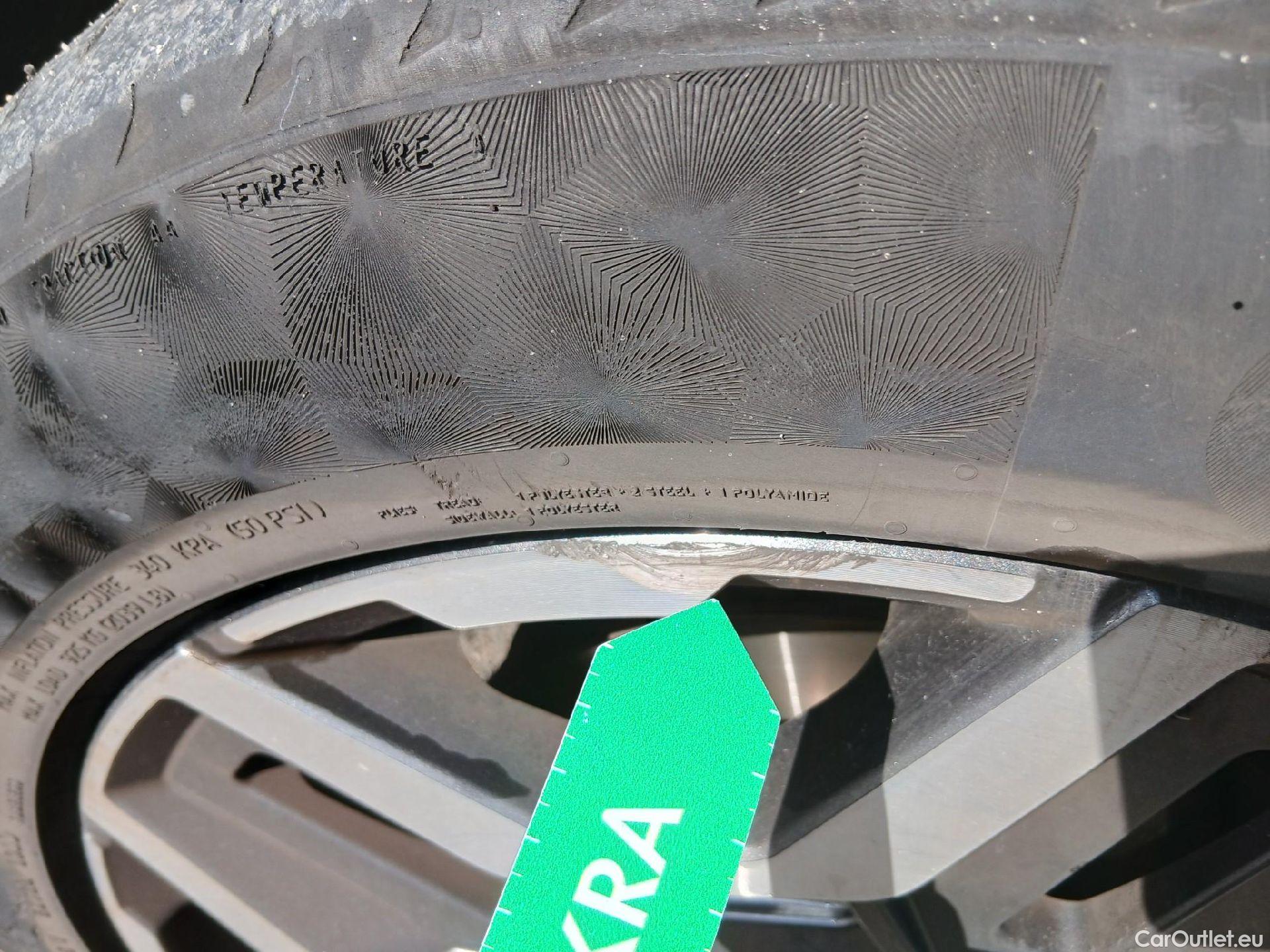  Hyundai  Santa Fe HYUNDAI  / 2021 / 5P / todoterreno 1.6 TGDi PHEV Tecno Auto 4x4 #2