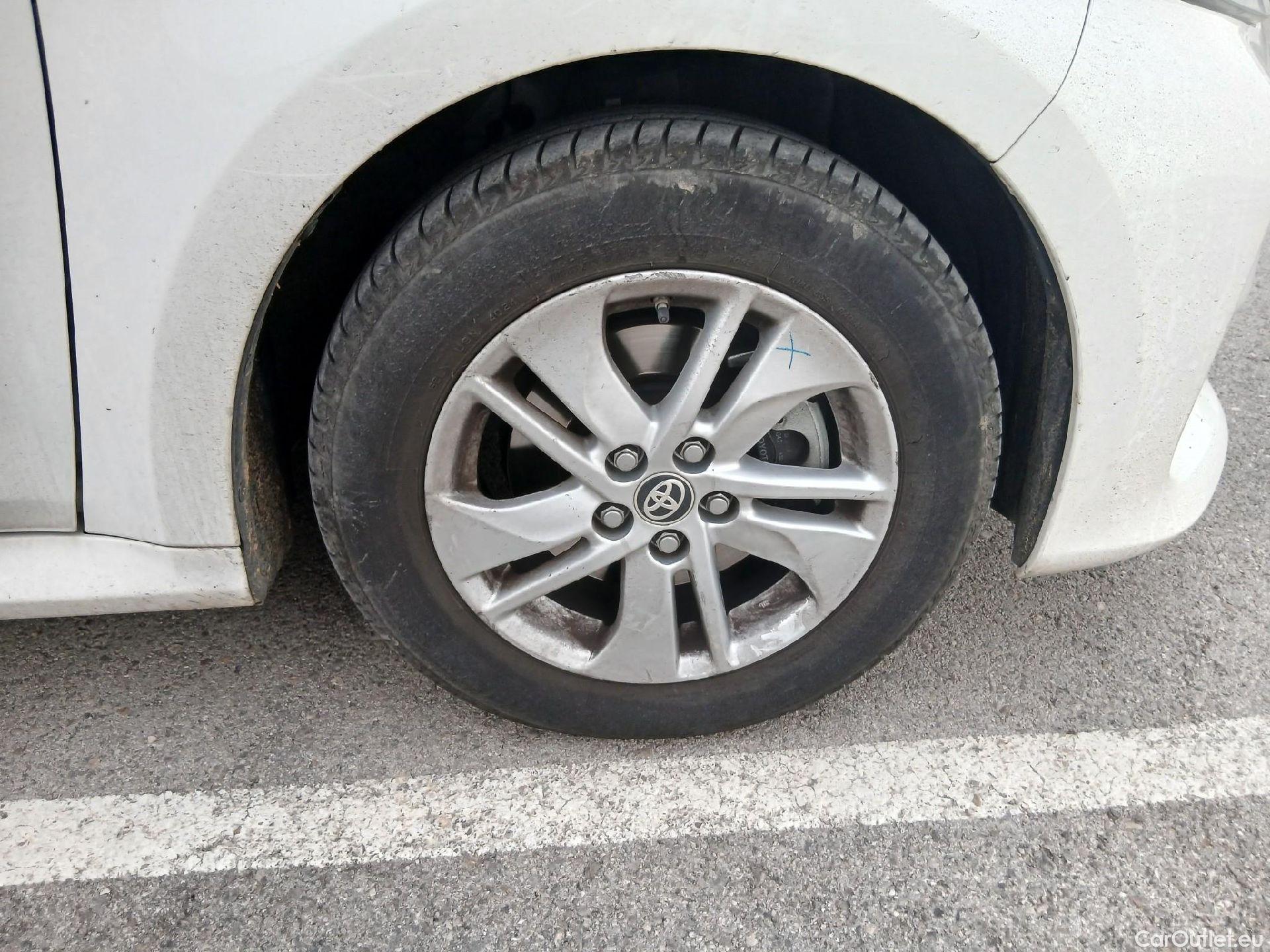  Toyota  Yaris TOYOTA  / 2020 / 5P / berlina con portón 1.5 120H Business Plus #29