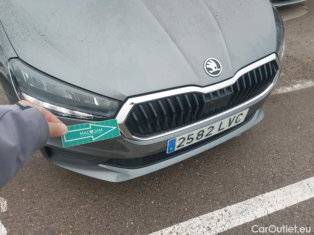  Skoda  Fabia SKODA  / 2021 / 5P / berlina con portón 1.0 TSI 70KW (95CV) Sport #12