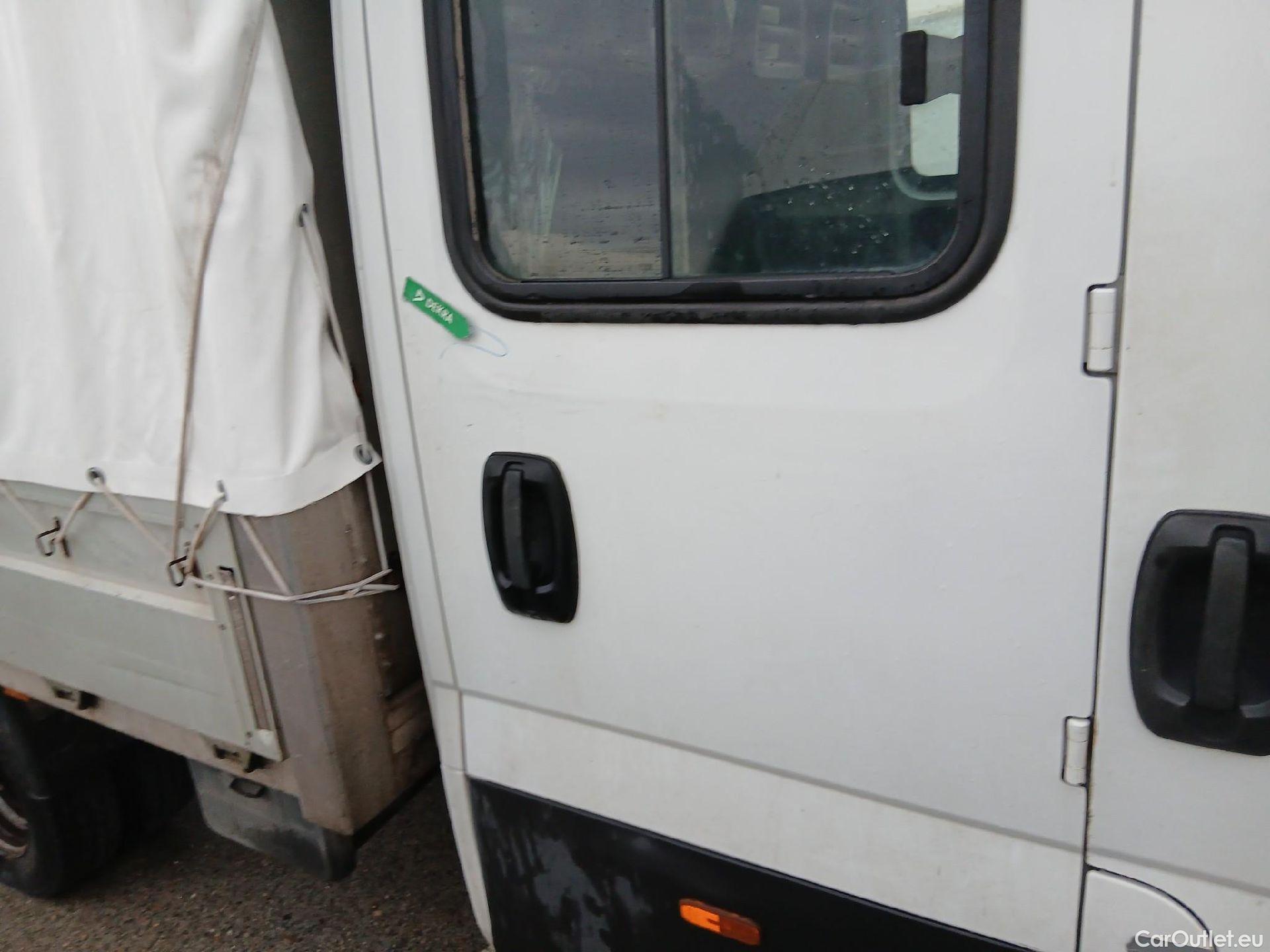  Iveco  Daily IVECO  / 2014 / 4P / chasis doble cabina 35C 14 D 3750 #33