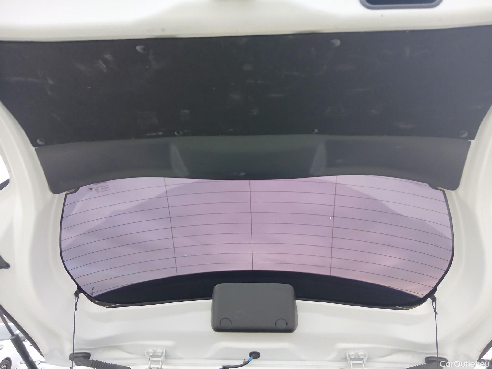  Toyota  Yaris TOYOTA  / 2020 / 5P / berlina con portón 1.5 120H Business Plus #25