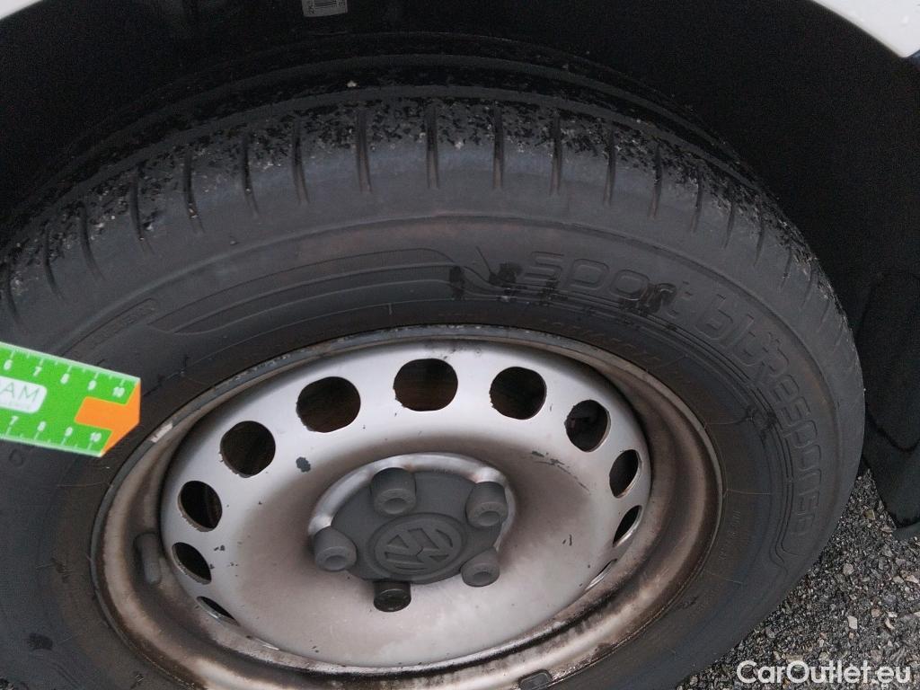  Volkswagen  Caddy VOLKSWAGEN  / 2015 / 4P / furgón derivado de turismo Profesional Furgón 2.0 TDI 75kW BMT (CX) #36