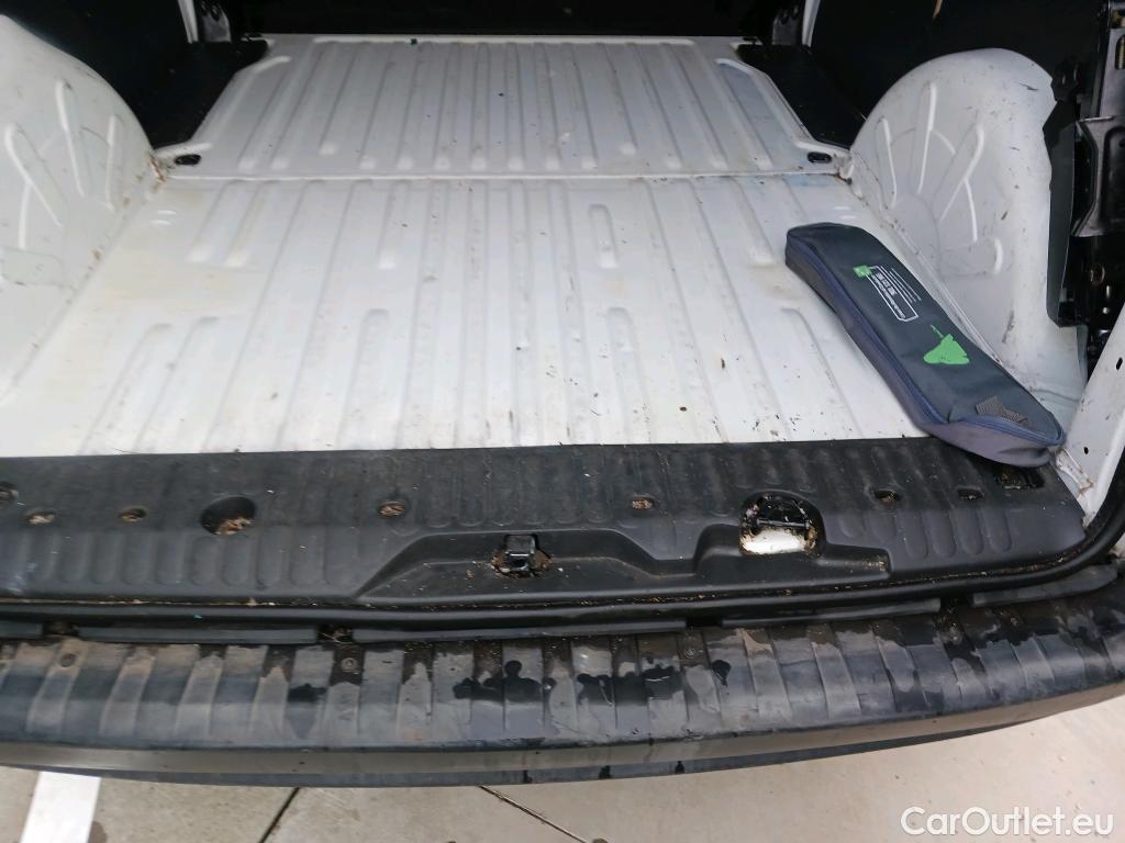  Renault  Kangoo RENAULT  Furgón/2013/3P/furgón derivado de turismo Profesional dCi 55 kW (75 CV) #38