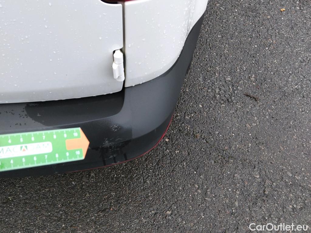  Volkswagen  Caddy VOLKSWAGEN  / 2015 / 4P / furgón derivado de turismo Profesional Furgón 2.0 TDI 75kW BMT (CX) #16