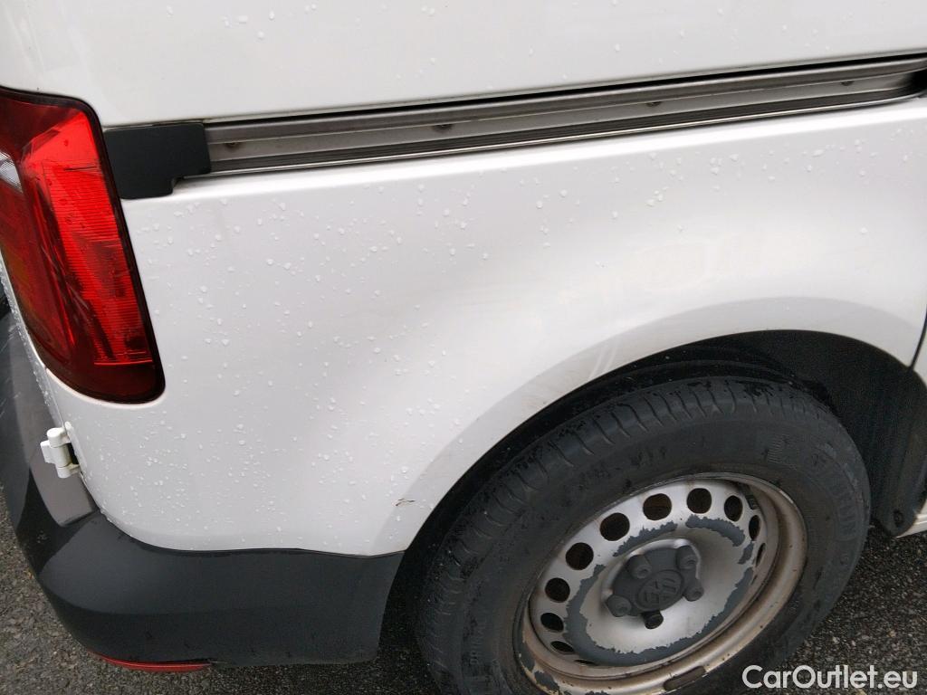  Volkswagen  Caddy VOLKSWAGEN  / 2015 / 4P / furgón derivado de turismo Profesional Furgón 2.0 TDI 75kW BMT (CX) #25