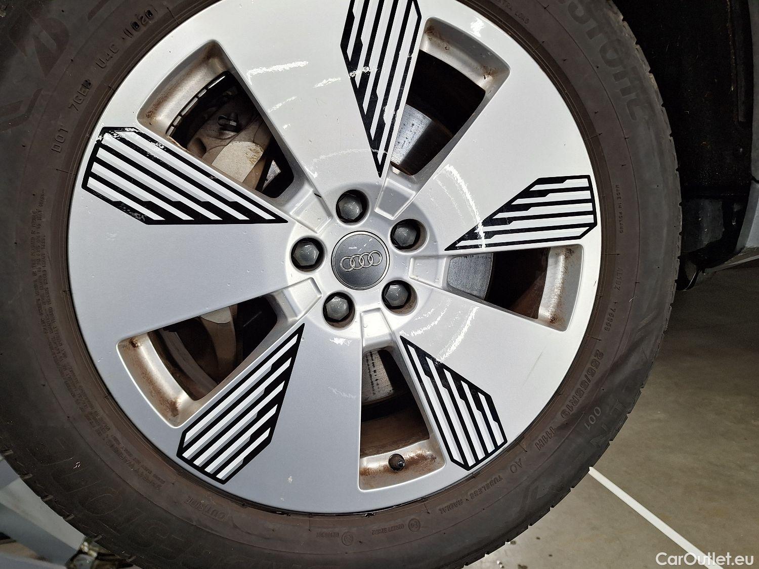  Audi  E-TRON Audi,  '19 BEV, Audi  55 Quattro 5d #6