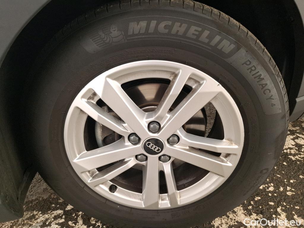  Audi  Q3 AUDI  / 2018 / 5P / SUV 35 TFSI 150 MHEV S TRONIC DESIGN #23