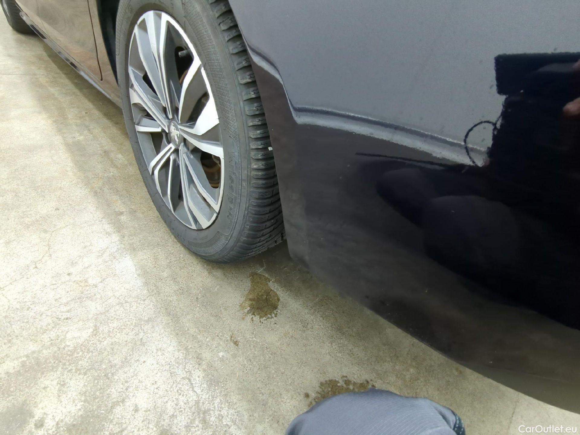  Peugeot  508 PEUGEOT  SW / 2018 / 5P / Break BlueHDi 130 S&S EAT8 Allure Pack #31