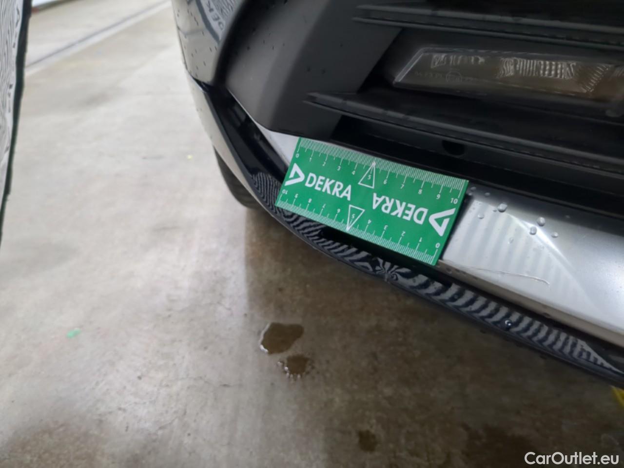  KIA  Sportage KIA  / 2021 / 5P / SUV 1.6 T-GDI 265 PHEV AUTO 4WD DESIGN #12